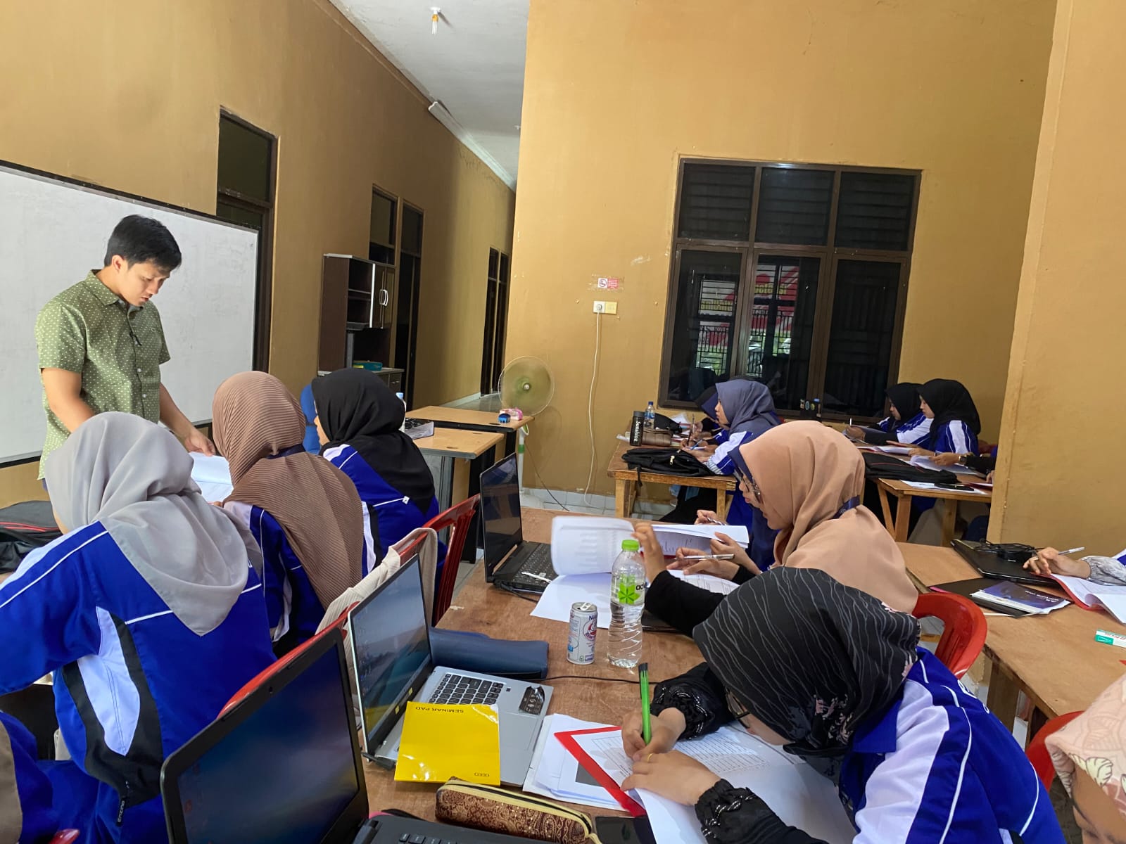 WhatsApp Image 2024-03-25 at 10.41.29 (2)